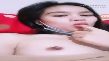 Cewek Cantik Indo Live Santai Mainin Memek HD Lumer